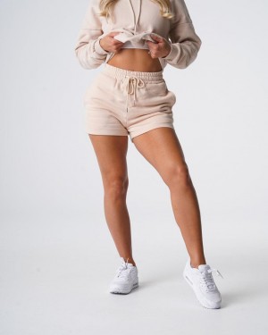 NVGTN Essential Lounge Shorts Dam Beige | SE326FD
