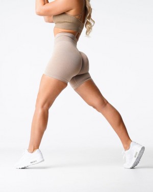 NVGTN Pro Seamless Shorts Dam Beige | SE481DF